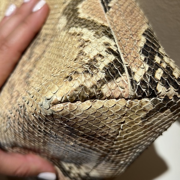 Madewell The Zip-Top Transport Crossbody: Snake Embossed Leather Edition - Picture 5 of 11